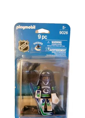 9026 Playmobil Nhl Hockey Vancouver Canucks Goalie Player Figure New With Dmgd Box