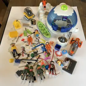 9055 Playmobil Arctic Expedition Headquarters And Misc. Extras