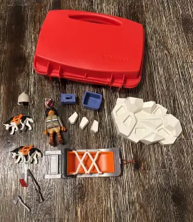 9057 Playmobil Husky Drawn Sled Dog Arctic Exploration Set And Case