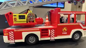 9463 Playmobil Fire Engine With Ladder Truck City Rescue Action Preowned