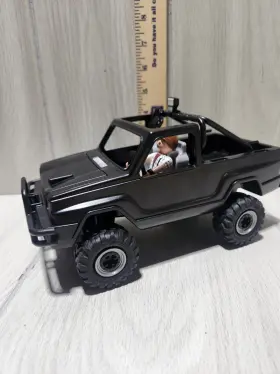 Playmobile70633 Playmobil #70633 Back To The Future Martys Pick-up Truck With Marty Mcfly