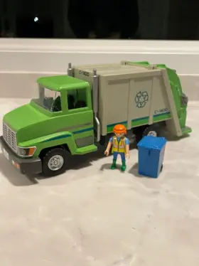 Pm-5938 Playmobil City Life Recycling Truck C-1400 Green With Action Figure Bin