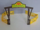 Playmobil (T2237) Equestrian Center - Pony Ranch Entrance & 8 Yellow Barriers 3775 Occasion. Price: $7.31.